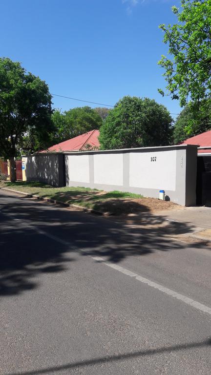Valley Guest House Pretoria Luaran gambar